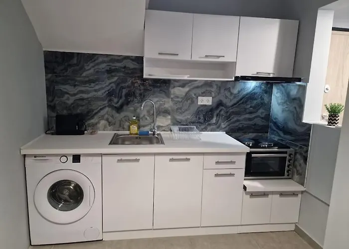 Brand New 90m From The Sea 50m2 Apartment Agía Triás