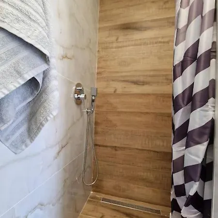 Appartement Brand New 90m From The Sea 50m2 *